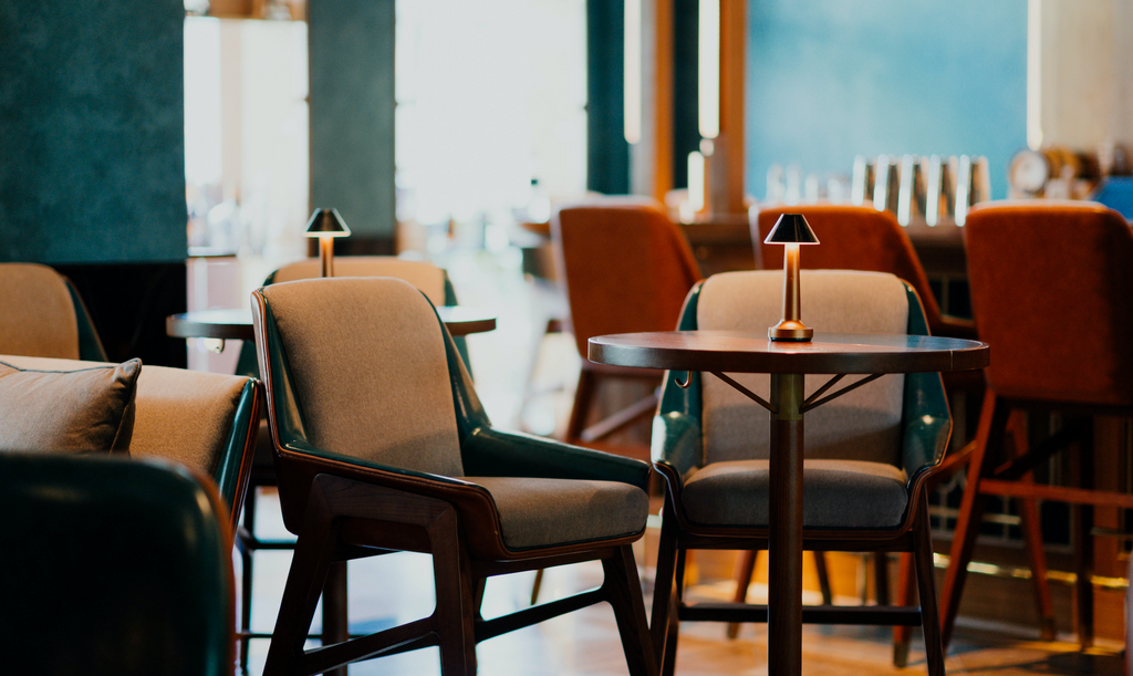 Choisir la Chaise Parfaite pour Votre Restaurant : Conseils pour un Aménagement Réussi