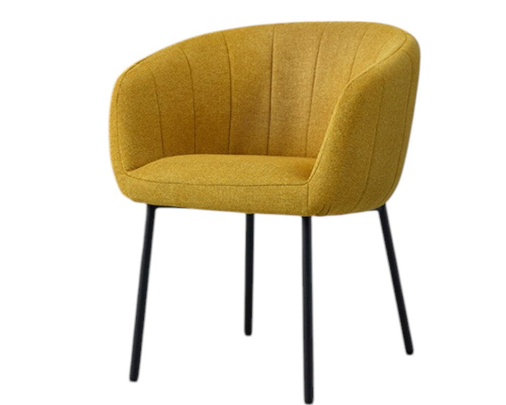 Chaise jaune de salle à manger avec accoudoirs et pieds en métal noir - Souffle d'intérieur