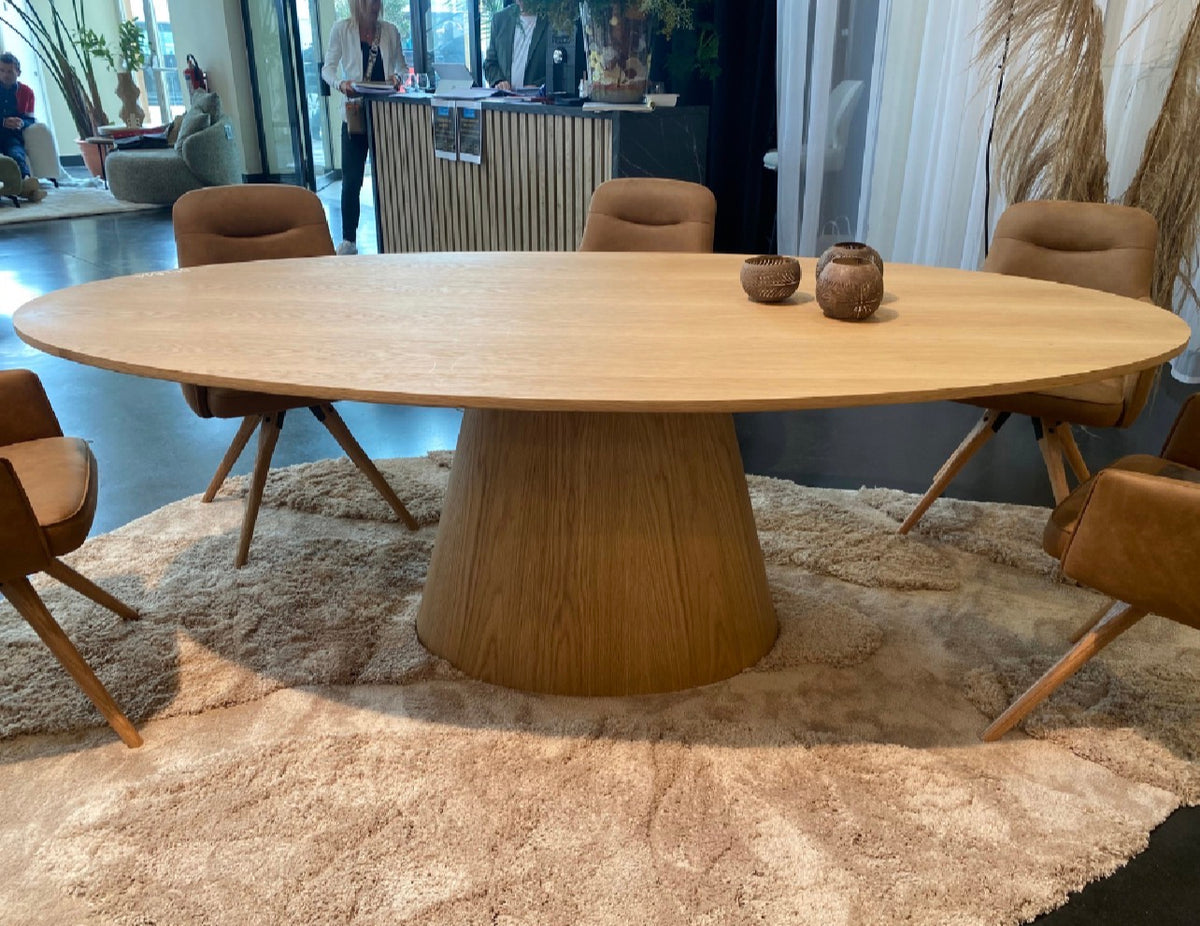 Table ovale en bois de salle à manger - Tulipe