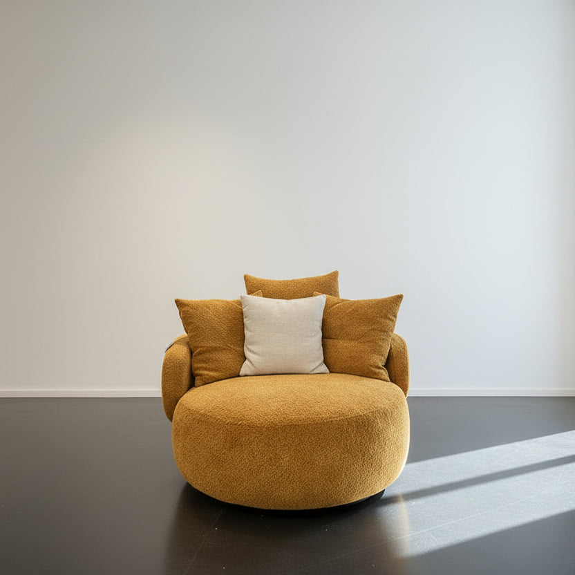 Fauteuil Popy en situation – en showroom – velours terracotta