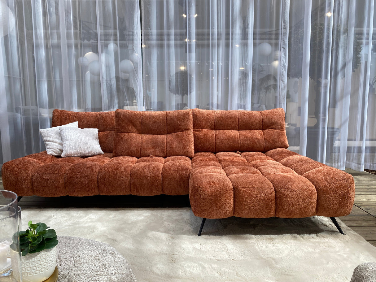 canapé d'angle avance recule en tissu bouclette terracotta au magasin de meuble en essonnes Souffle d'intérieur