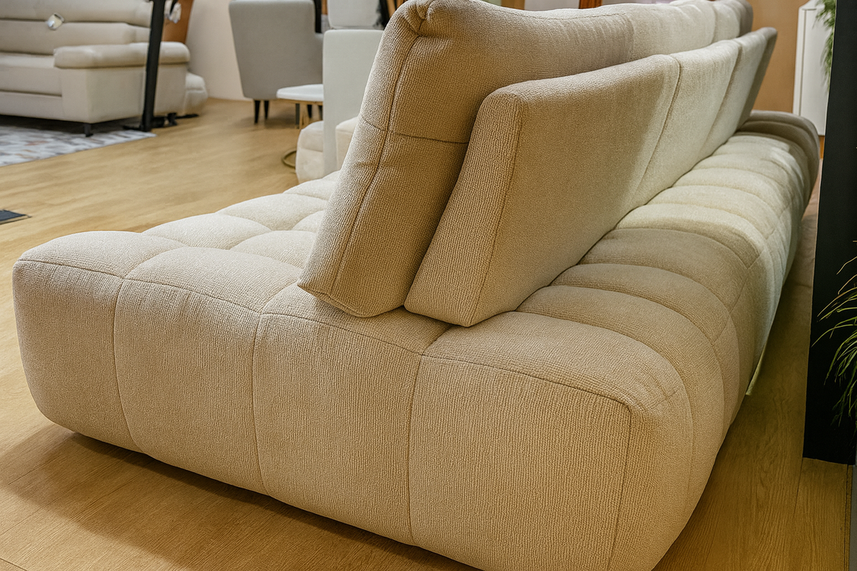 CANAPÉ d'angle beige vue de dos dans le magasin souffle d'intérieur à Yerres