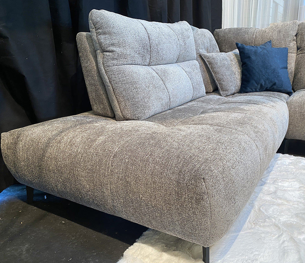 Détail assise – Mely – tissu velours doux et résistan