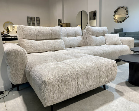 Canapé d’angle blanc Melania dans salon moderne et lumineux – design épuré Souffle d’Intérieur