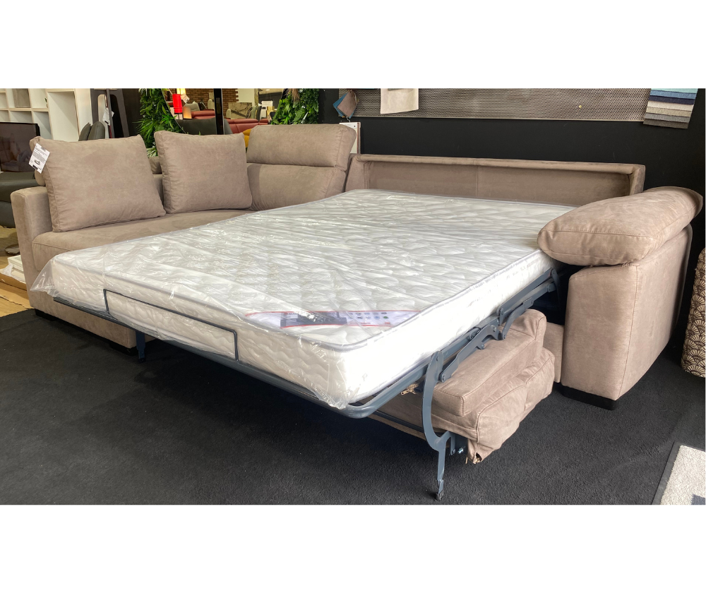 Canapé d'angle convertible rapido Lea en situation – salon – méridienne à gauche – vue 3/4 – ouverte