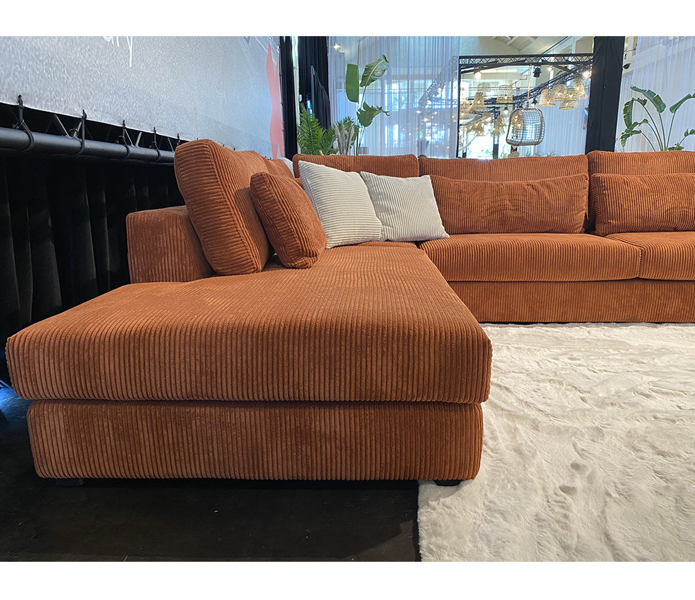 Canapé d'angle en velours cotelé brique terracotta - Confortluxe - Souffle d'intérieur