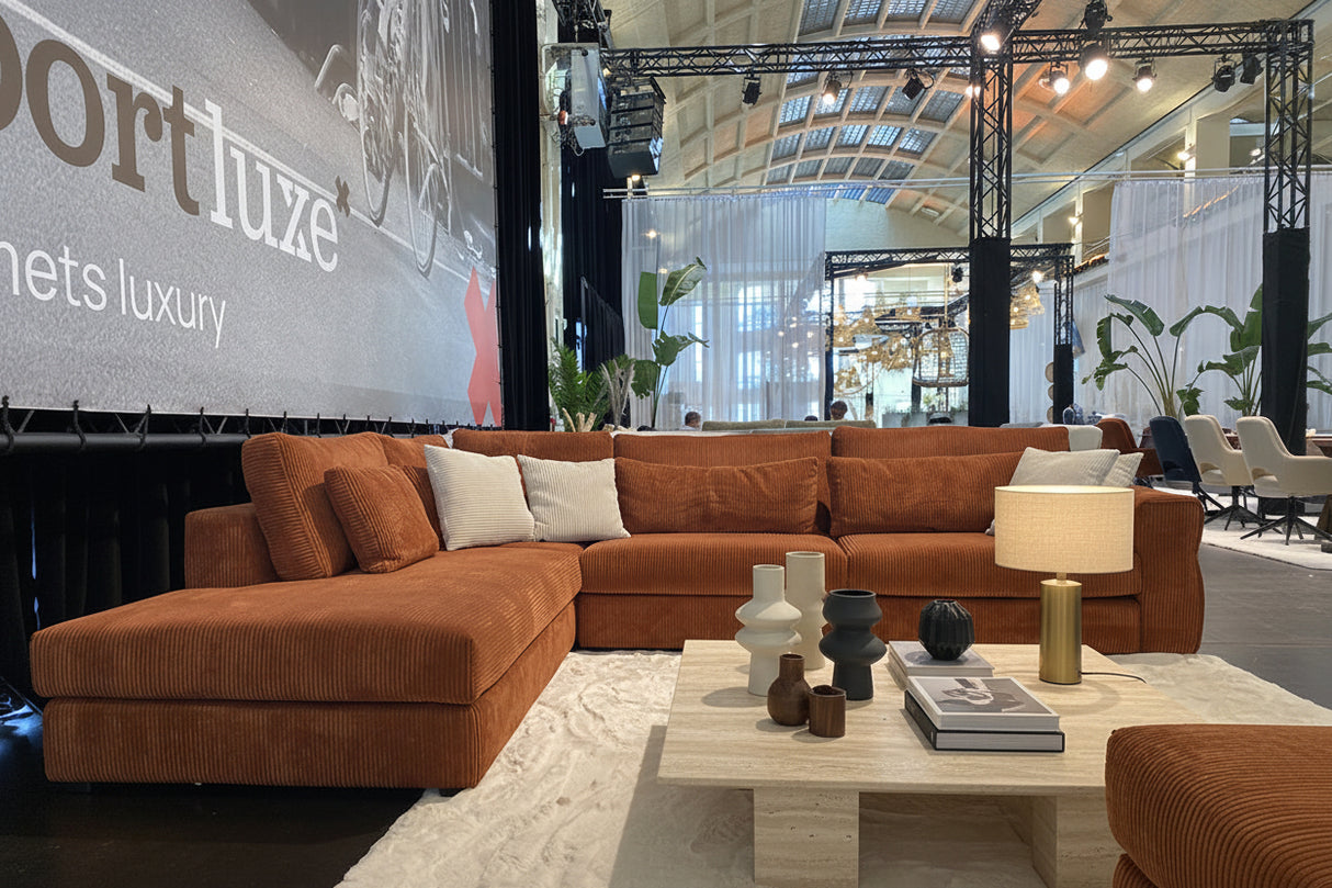 Canapé d'angle en tissu brique terracotta - Confortluxe - Souffle d'intérieur