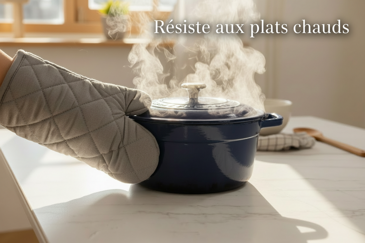 Marquis céramique marbre blanc – test résistance thermique, casserole chaude posée sur le plateau