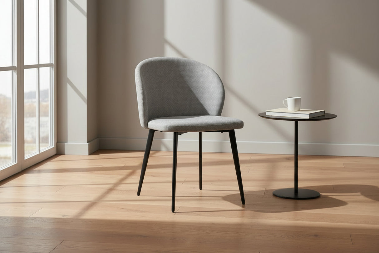 chaise grise de salle a manger en tissu design - Souffle d'intérieur