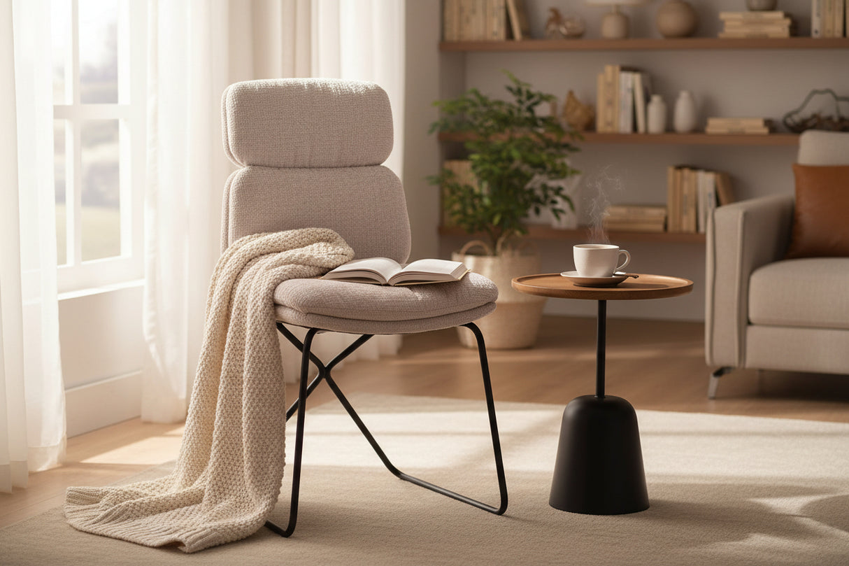 chaise beige pieds noir de salle à manger - Souffle d'intérieur