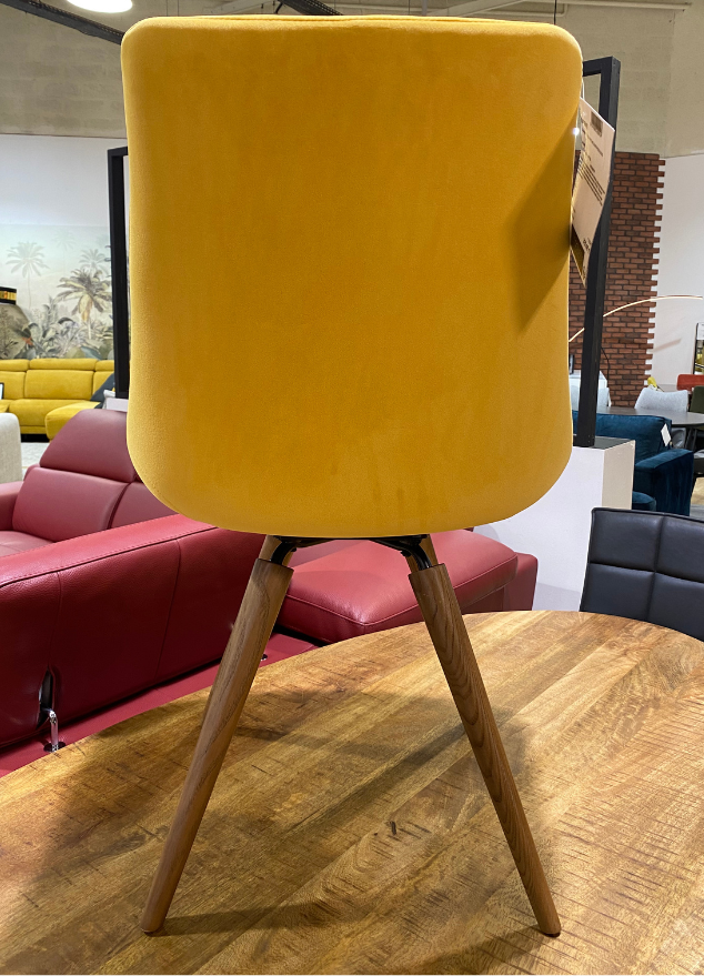 Chaise pivotante de salle à manger en velours jaune- Sirene