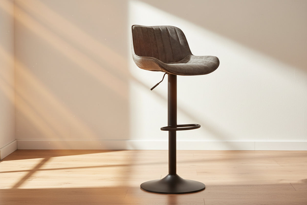Chaise de bar confortable gris - Rousseau Furniture - Souffle d'Intérieur
