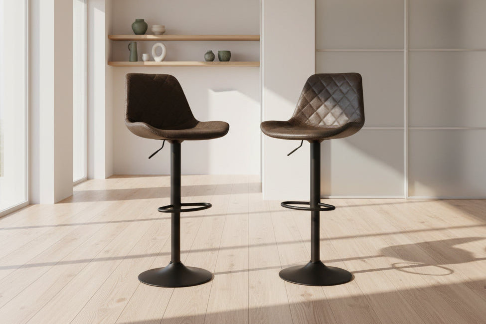 Chaise de bar design brun foncé - Rousseau Furniture - Souffle d'Intérieur
