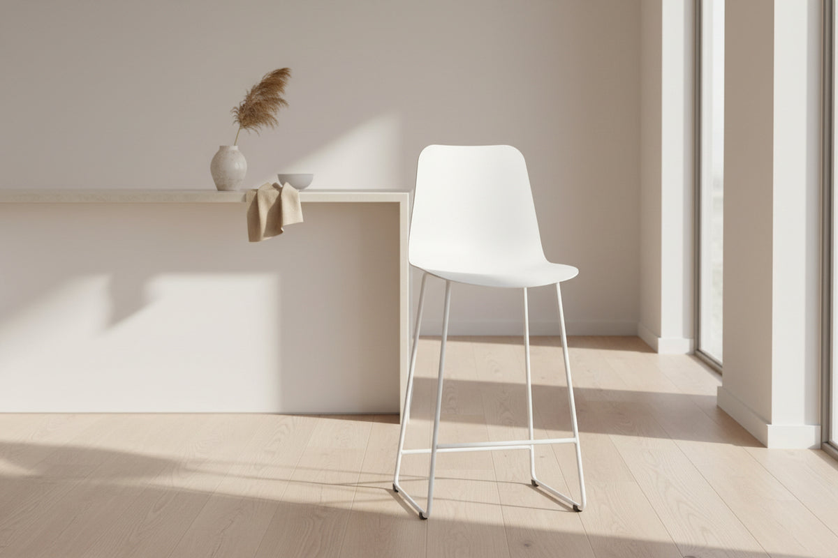 Chaise de comptoir lunch blanc - Rousseau Furniture - Souffle d'Intérieur