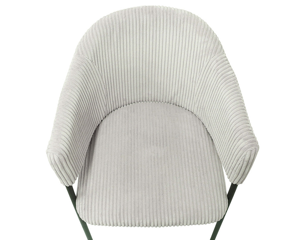 Chaise de salle à manger avec accoudoir en velours gris clair - Rousseau - Souffle d'intérieur