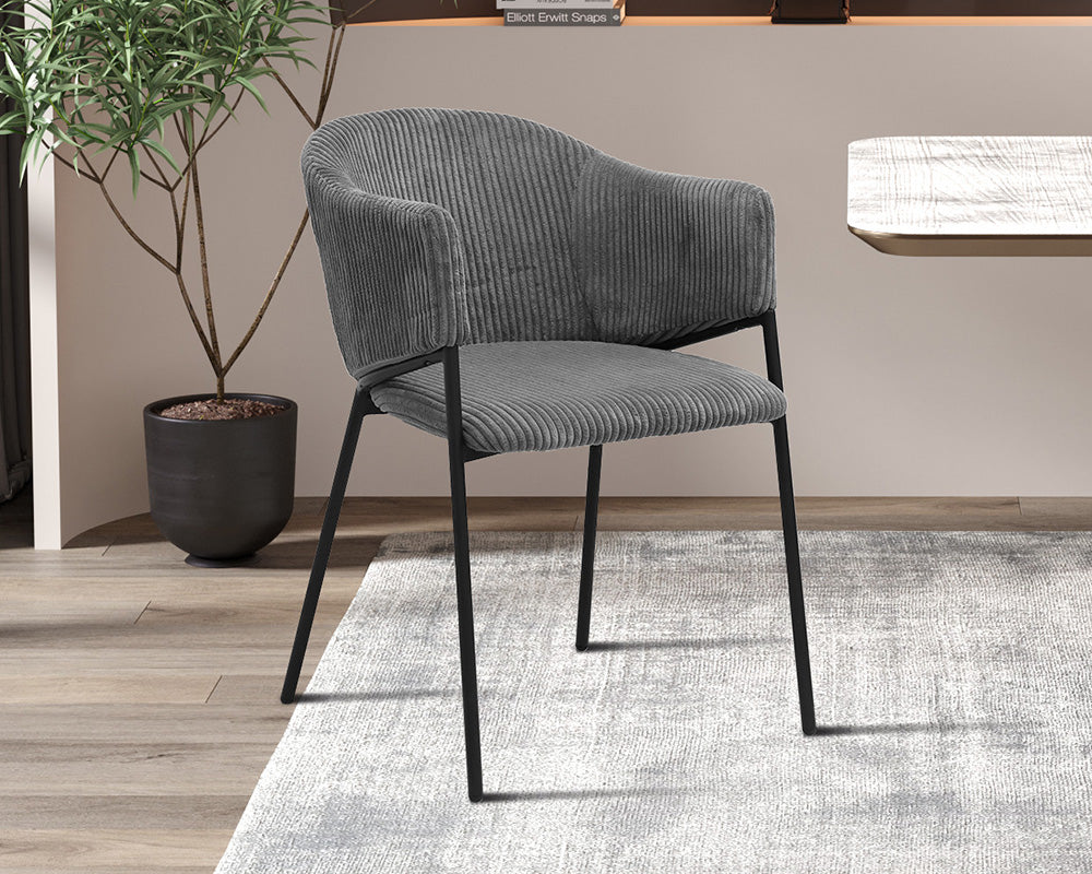 Chaise de salle à manger avec accoudoir en velours gris foncé - Rousseau - Souffle d'intérieur