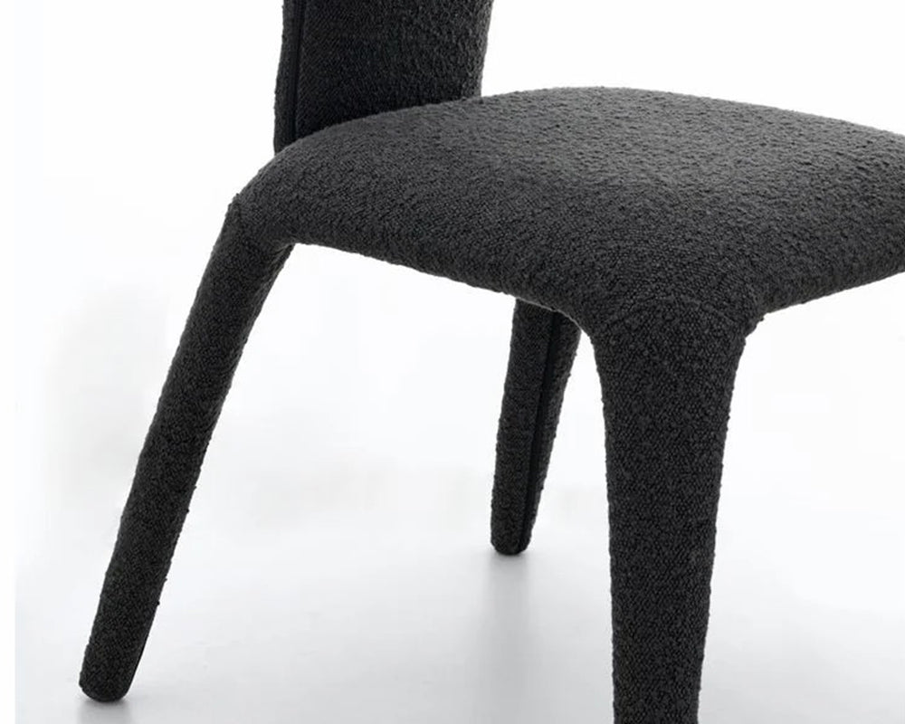 Détail pied – Harty – recouvert tissu effet bouclette