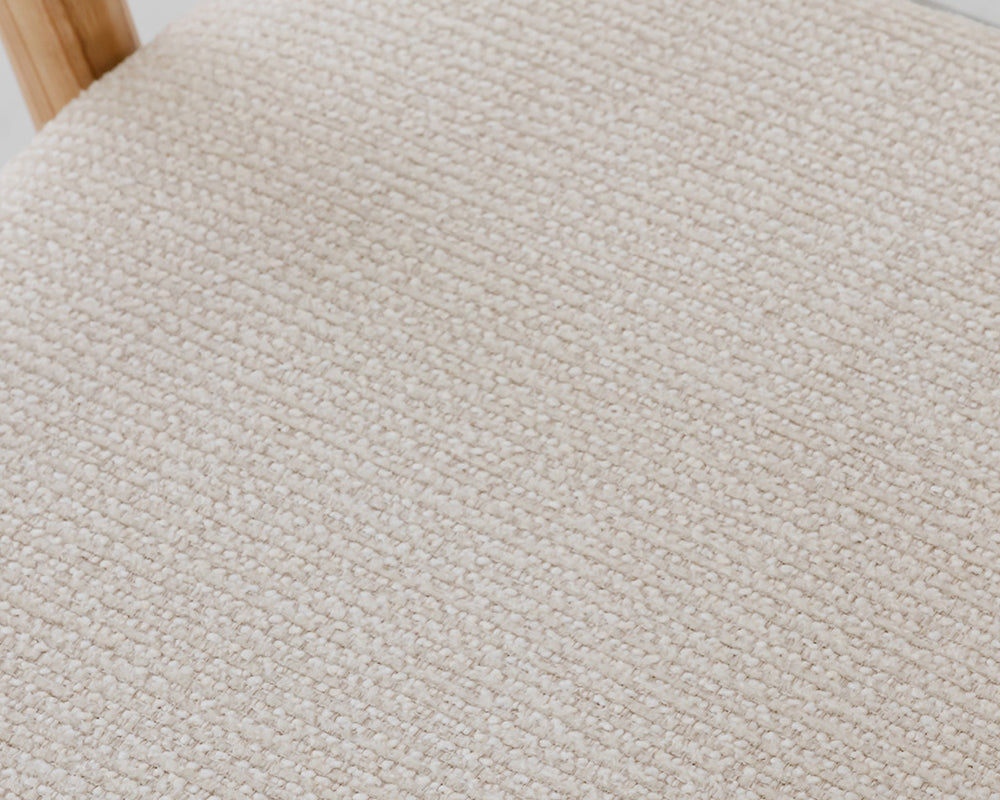 Détail assise – Clany – tissu beige – bois de frêne naturel
