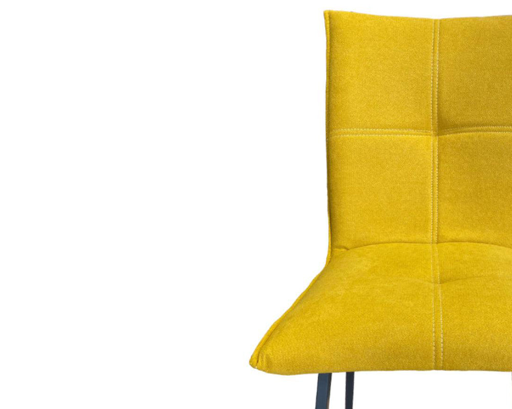 Détail chaise de bar – Veronica – tissu jaune