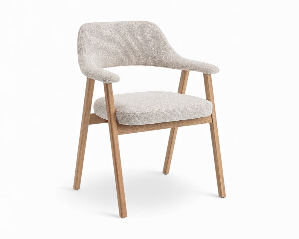 Chaise salle à manger bois Corail – vue 3/4 – tissu beige – pieds chêne massif