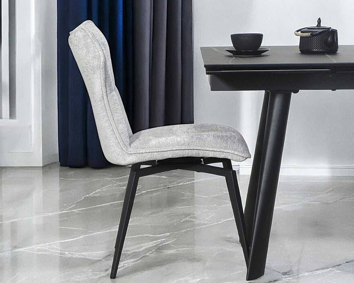 Chaise Barda en situation - salle à manger - velours gris