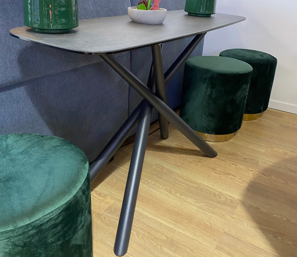 Console d'entrée en céramique grise design et pieds métal - Souffle d'intérieur