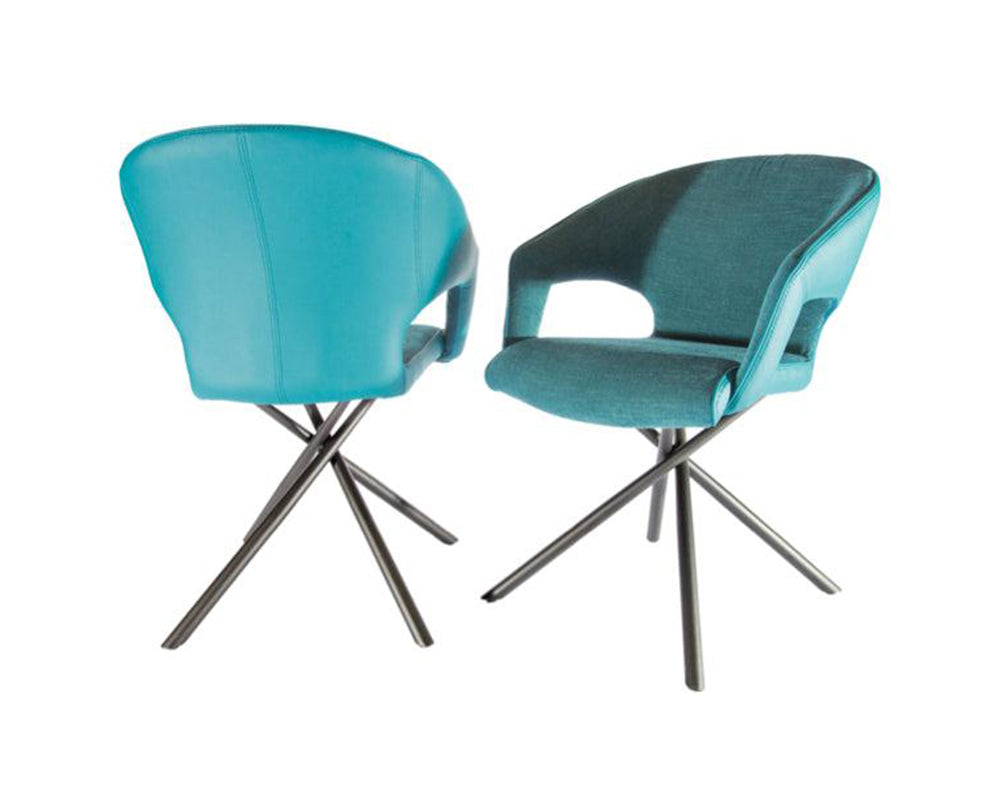 Fauteuil de table design avec pieds métal en tissu bleu - SOUFFLE d'intérieur