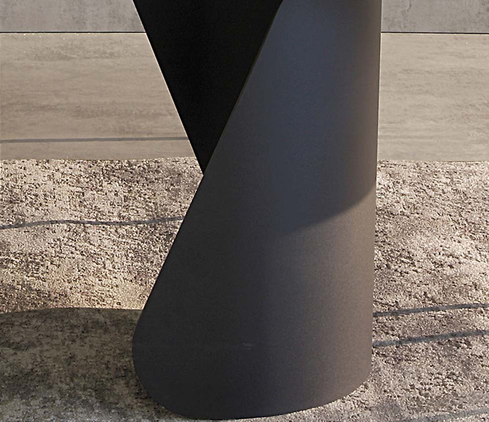 Détail piètement – Tina – métal peint noir