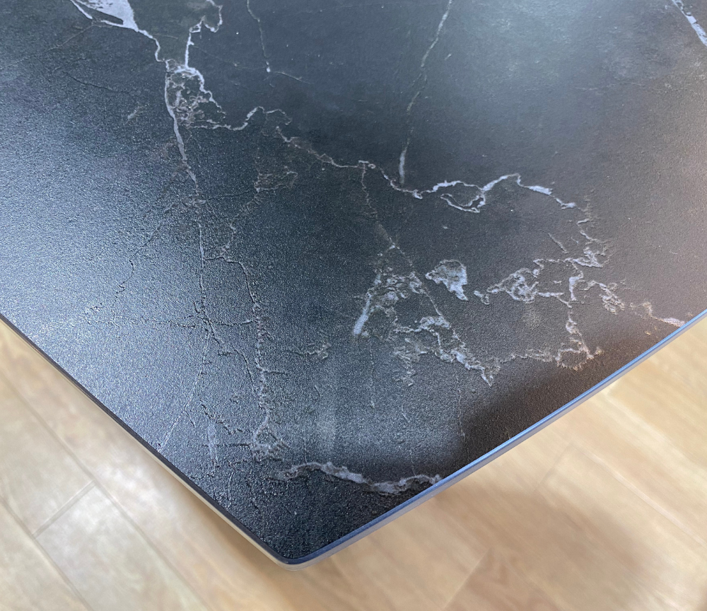 Table marbre noir céramique extensible pieds métal L 140cm - Terenceta