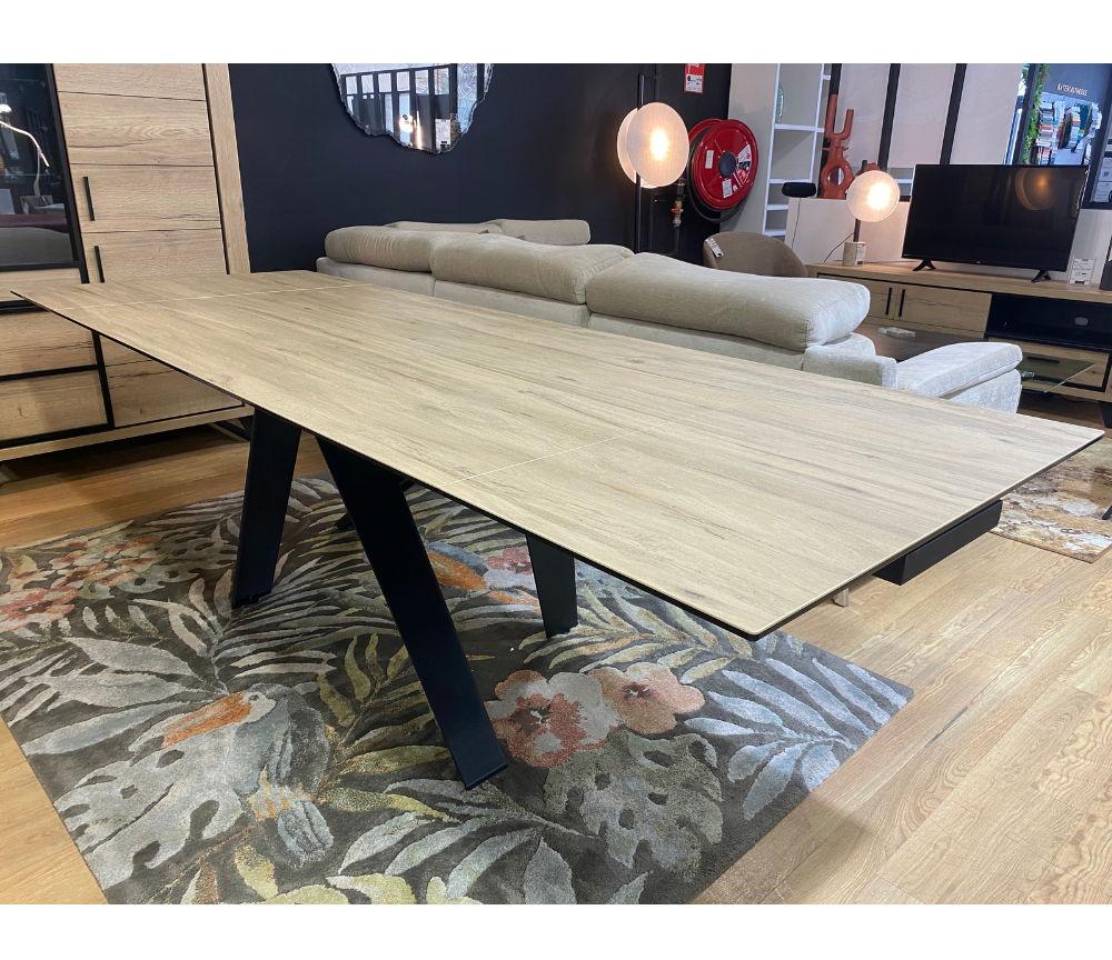 Table à manger extensible en céramique effet bois ouverte à 280 cm – jusqu’à 12 convives