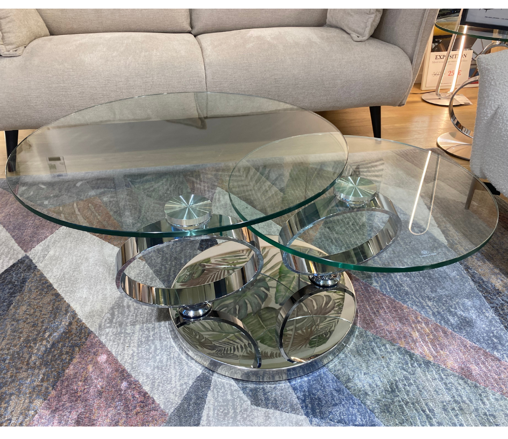 Table basse ronde Olivia en situation – salon – verre trempé transparent – ouvert