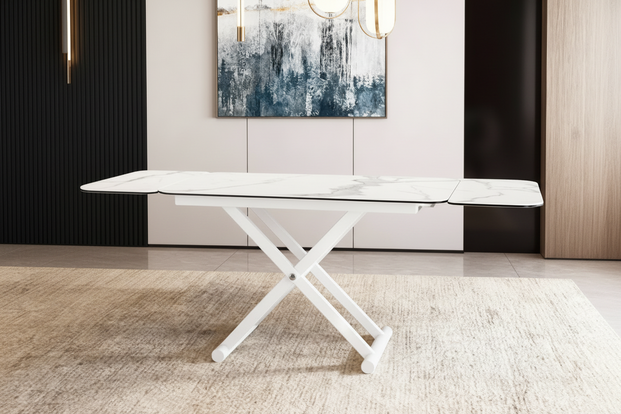 Table basse Enora relevable en céramique en position haute avec 4 chaises taupe dans un salon contemporain