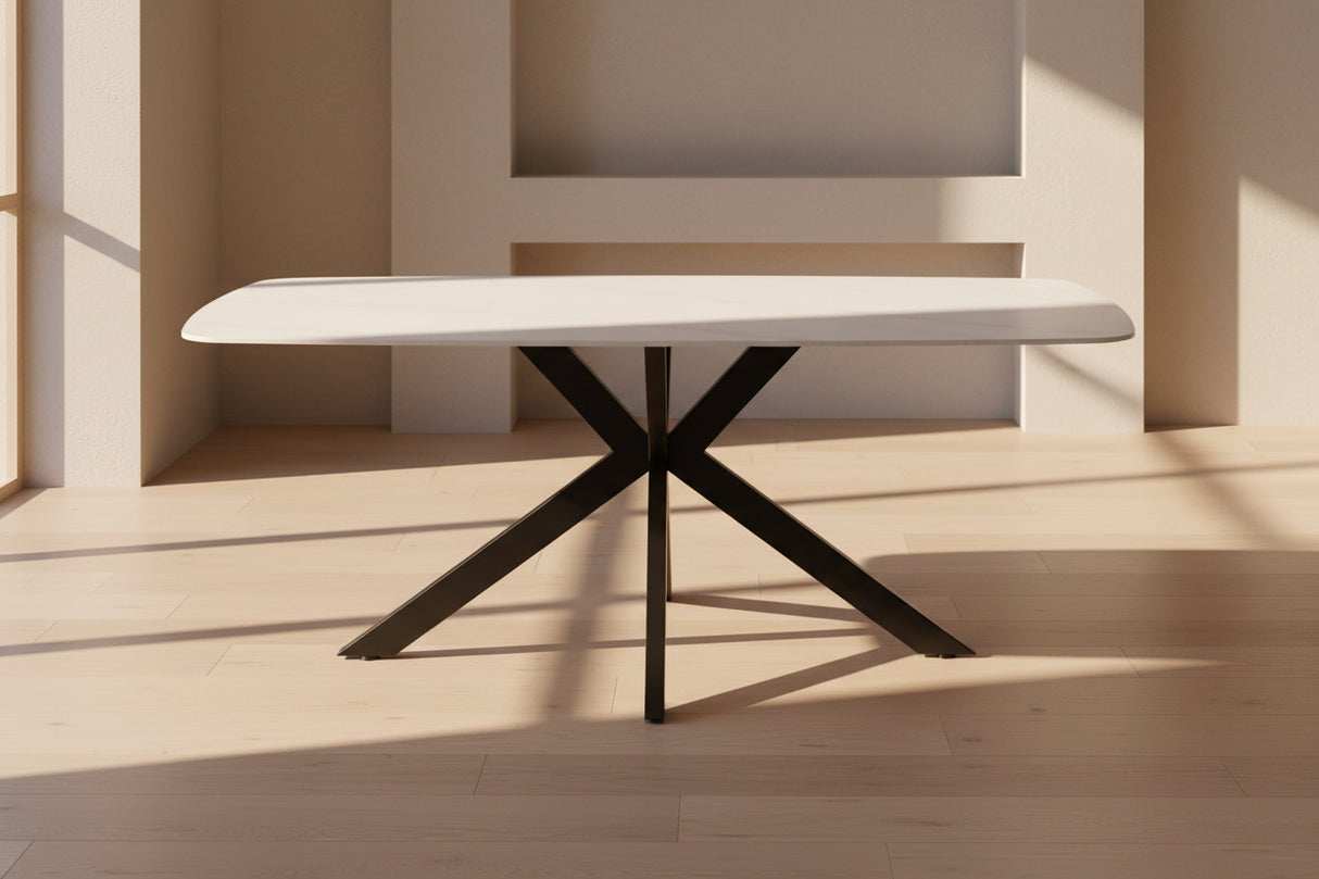 Nasa table céramique marbre blanc – vue d'ensemble, pied croisé métal noir mat