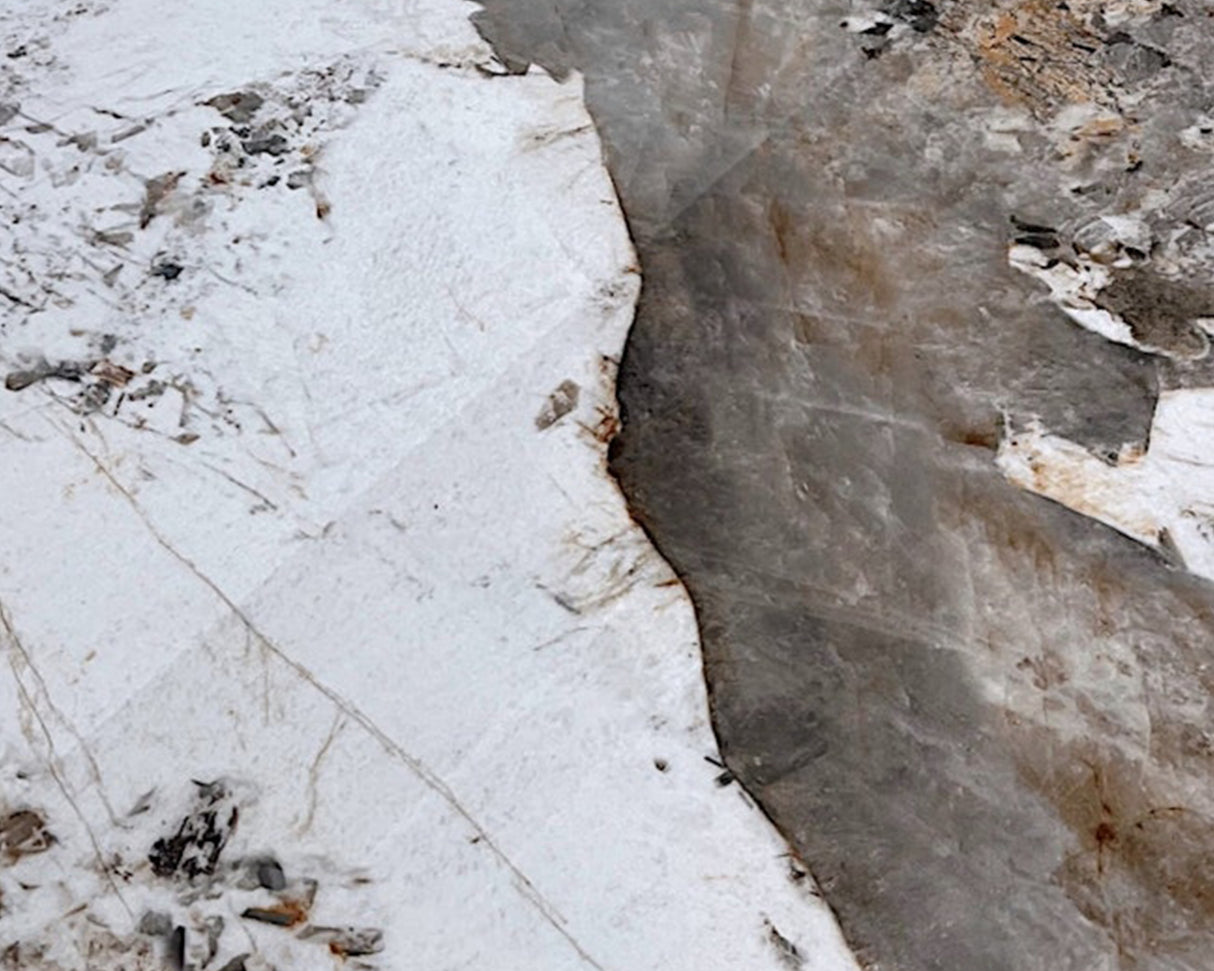 Détail plateau – Paloma – céramique effet pierre naturelle