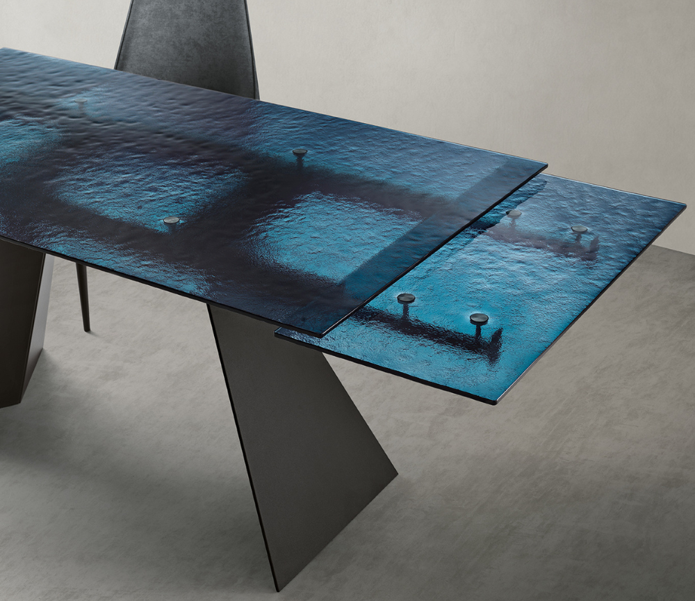 Table en verre bleu, taupe ou noir fumé extensible L160cm  - Watersy