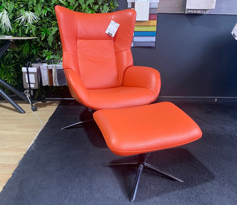 Fauteuil relax inclinable avec pouf en cuir orange design - Faustine