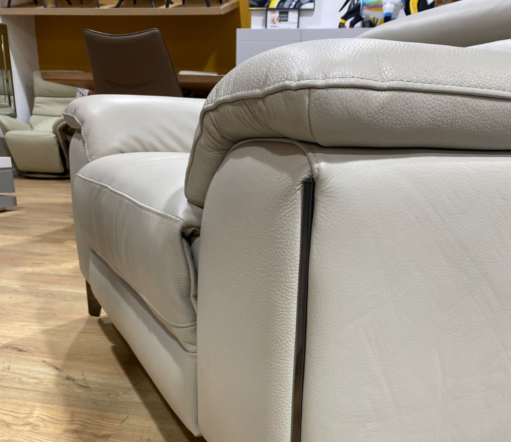 fauteuil relax gris clair en cuir - Souffle d'intérieur