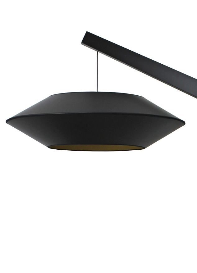 Lampadaire design bois noir et abat jour noir - Ovnita