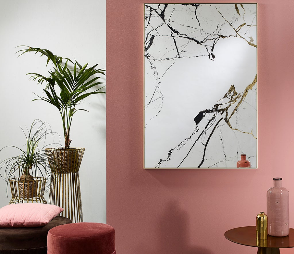 Miroir mural design moderne avec encadrement doré mat
