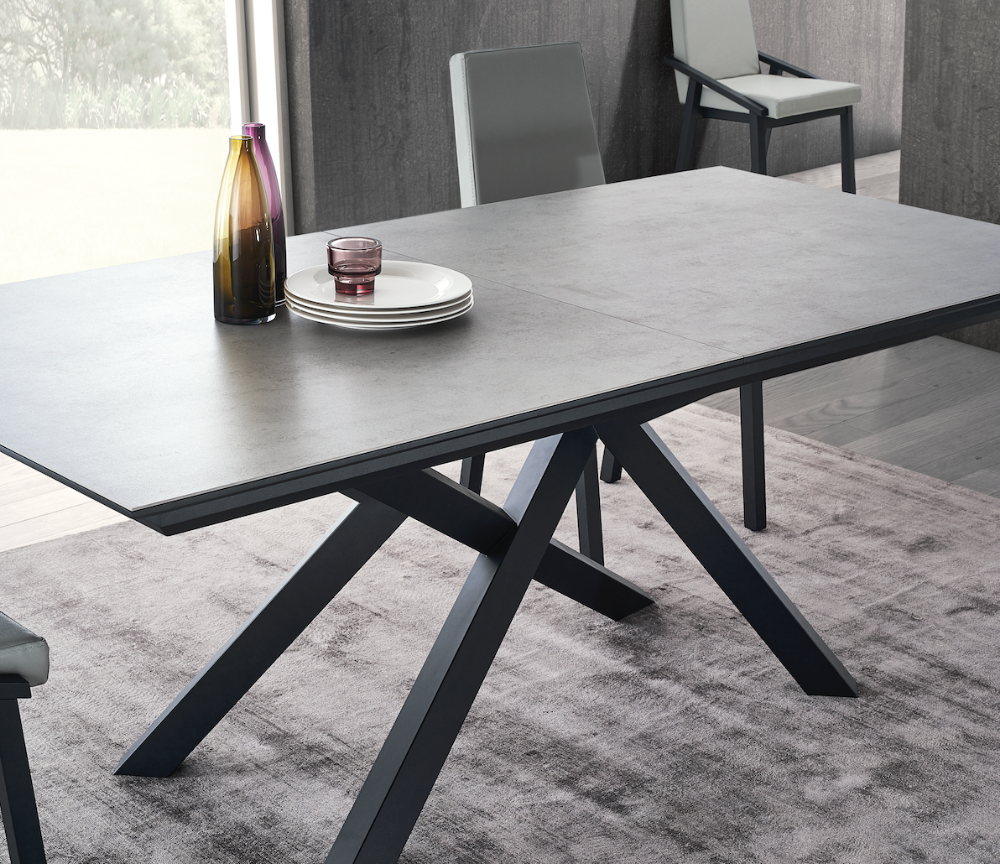 table céramique extensible 12 personnes gris foncé et pieds métal