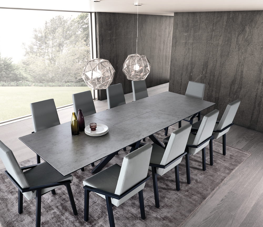 table céramique extensible 12 personnes gris foncé et pieds métal