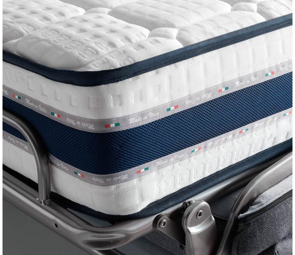 Détail matelas capitonné – Reva – tissu écru