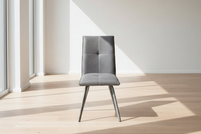 Chaise en tissu de salle à manger avec pieds en métal noir - Souffle d'intérieur