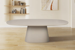 table forme galet de salle à manger en béton ciré beige