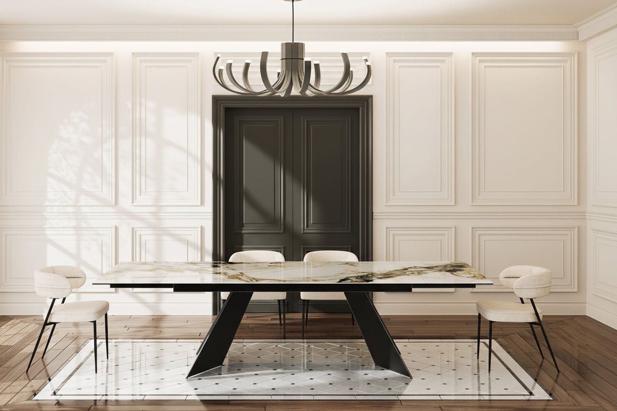 table extensible céramique marbre en position ouverte dans un salon contemporain - Akante