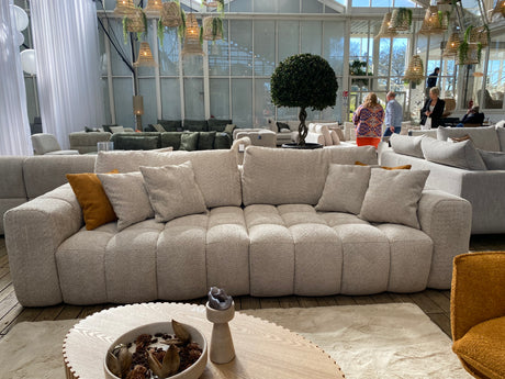 Canapé droit EloÏse - en showroom - tissu bouclette beige 