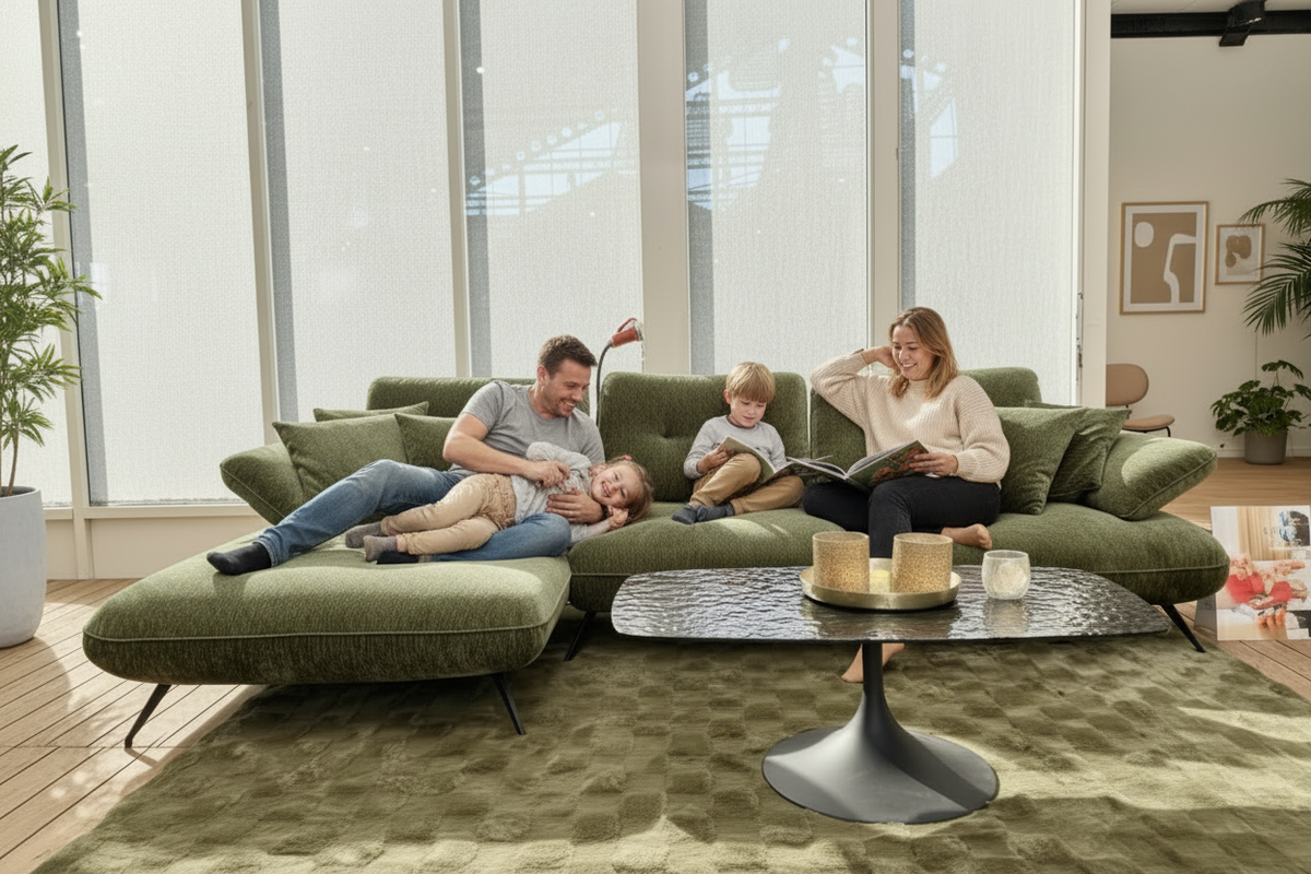 Canapé d'angle vert avec dossiers avance recule Mayni - Design haut de gamme - confort luxe