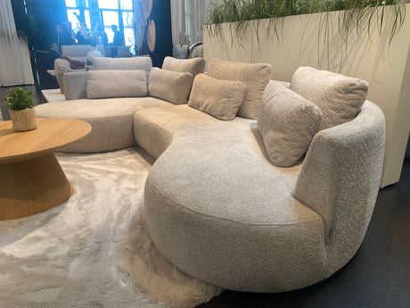 Canapé beige arrondi Martine – détail assise et courbes