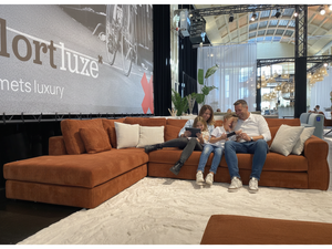 Canapé d’angle terracotta en velours côtelé – Riny