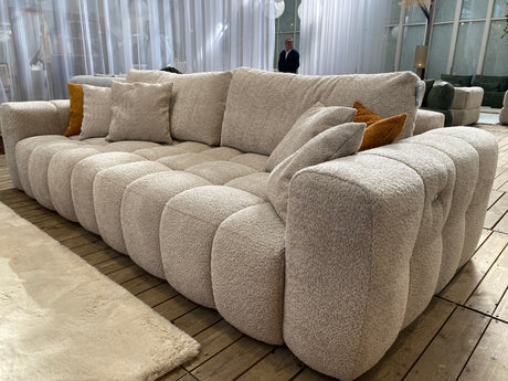 Canapé droit EloÏse - en showroom - tissu bouclette beige 